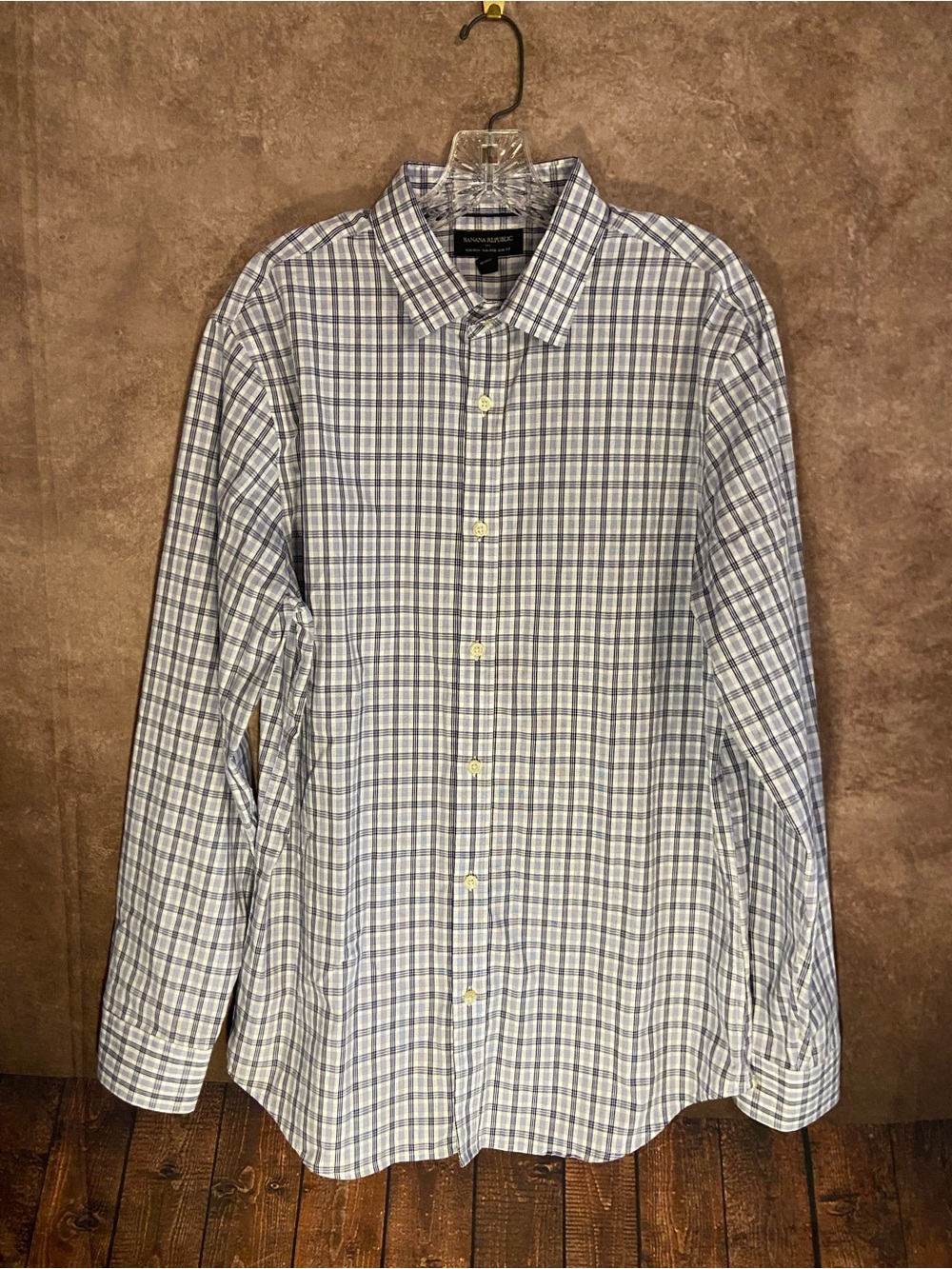 Banana Republic-Blue & white plaid LS button down shirt-Men’s size L-EUC